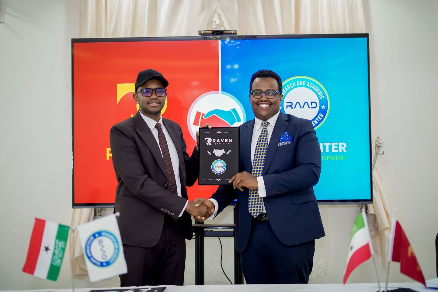 Xarunta RAAD Research and Development Center iyo Raven Law Firm oo Kala Saxeexday Heshiis Iskaashi